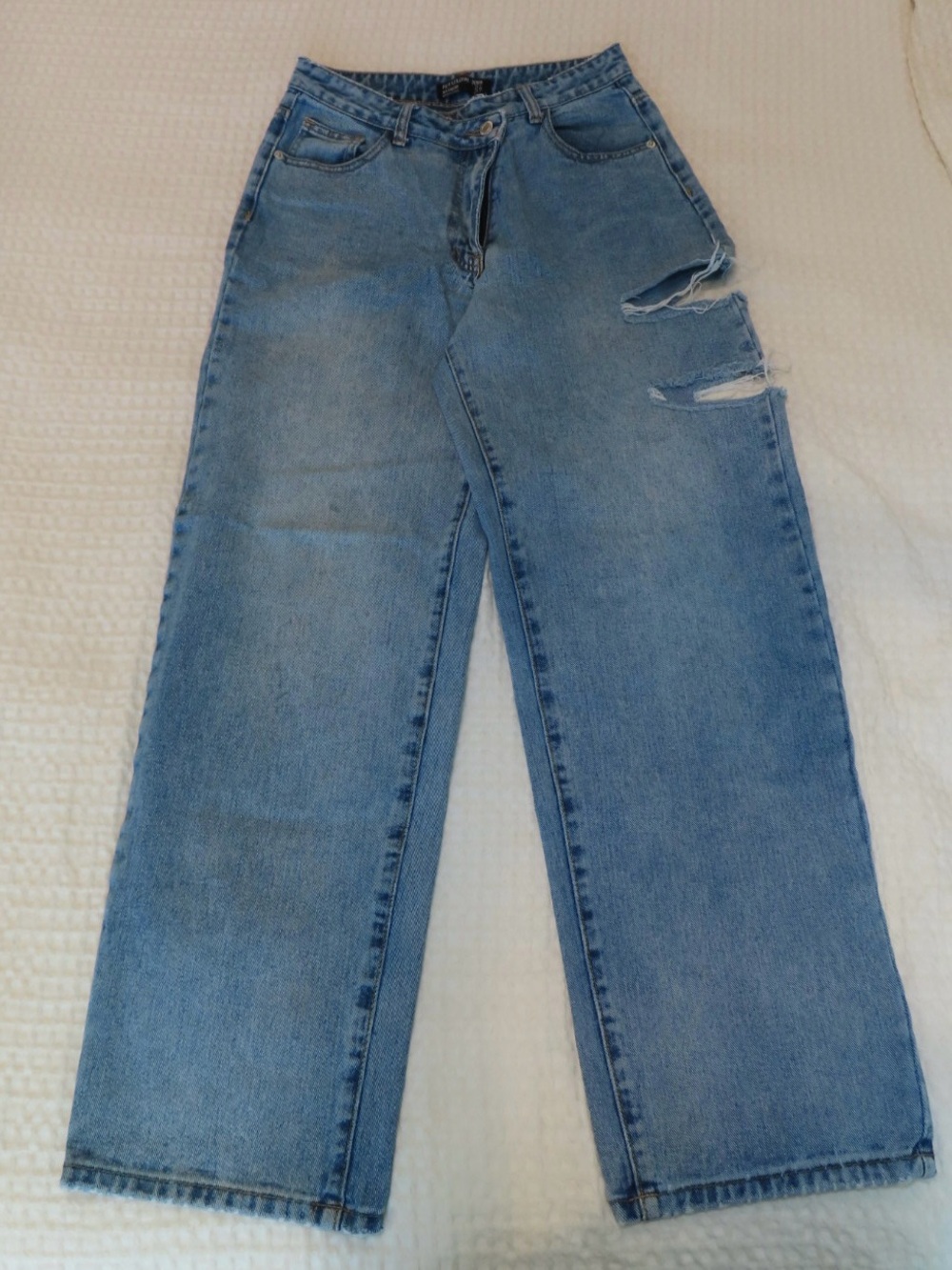 PrettyLittleThing Women’s Baggy Boyfriend Jeans Blue Mid/Low Rise Distressed US1